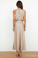 Carlina | Elegante Abito Lungo in Raso con Collo Halter
