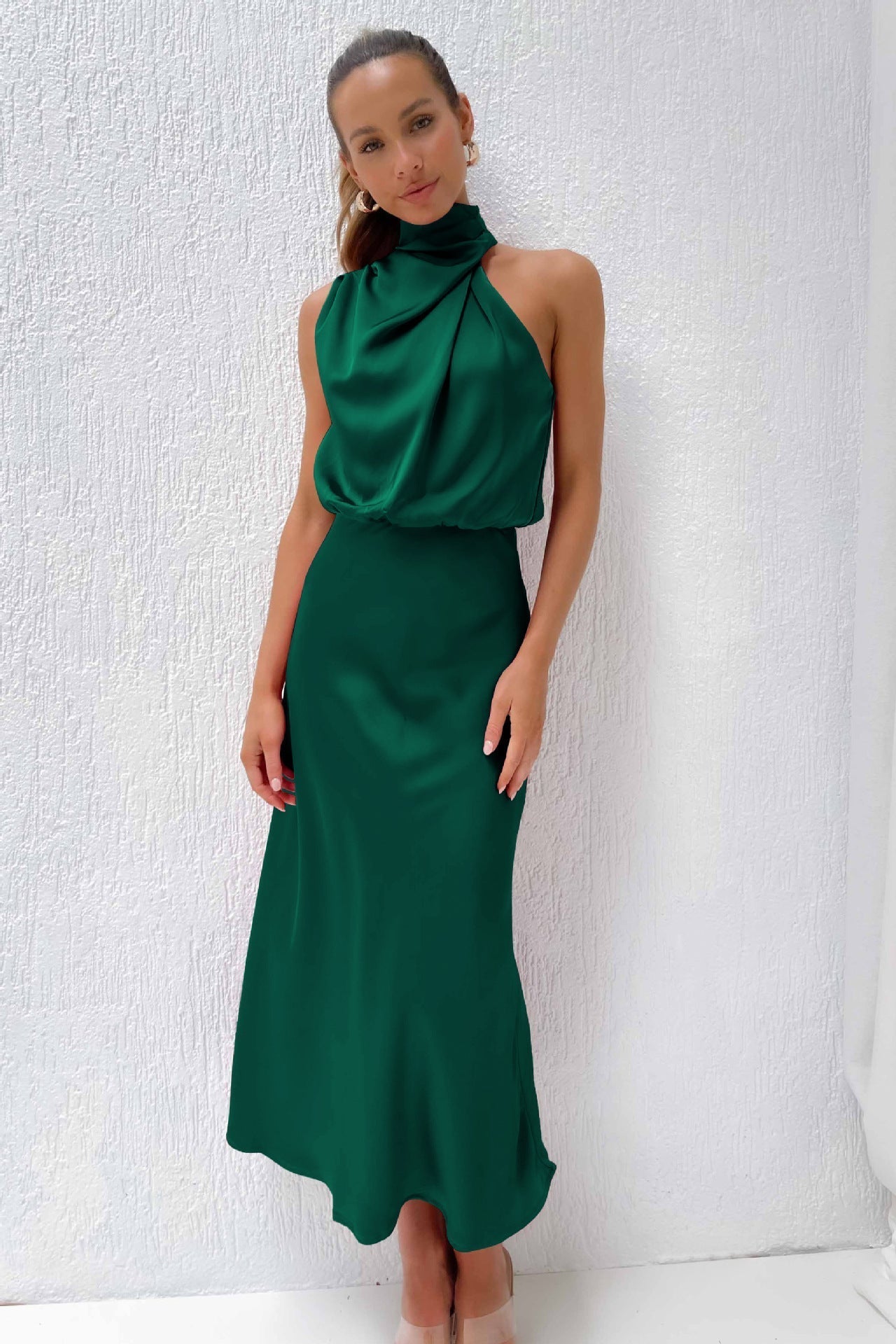 Carlina | Elegante Abito Lungo in Raso con Collo Halter